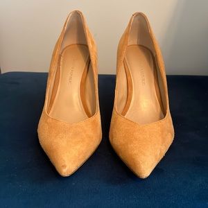 Banana republic tan heels